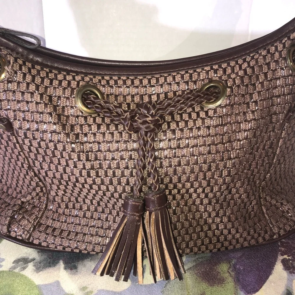 Relic Weaved Tassel Purse - Picture 5 of 15